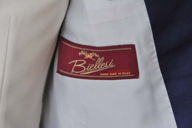 DSC0444-1 お客様のウエディング衣装の紹介- Biellesi ネイビースーツ　ホワイトベスト-DSC0444-1 お客様のウエディング衣装の紹介- Biellesi ネイビースーツ　ホワイトベスト- 名古屋市のオーダータキシードはSTAIRSへ