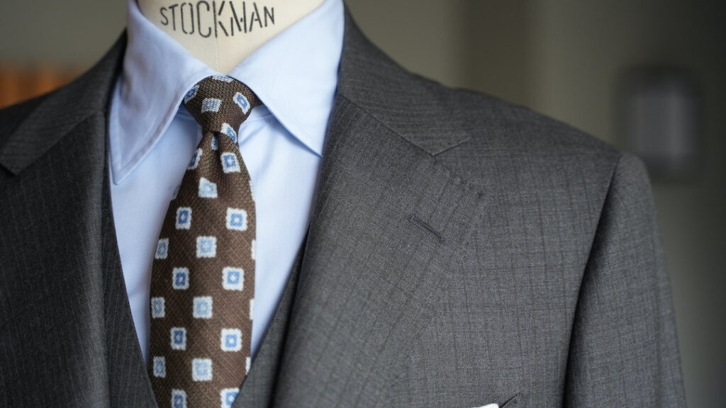 オーダースーツの紹介-DORMEUIL AMADEUS 365 グレーストライプ